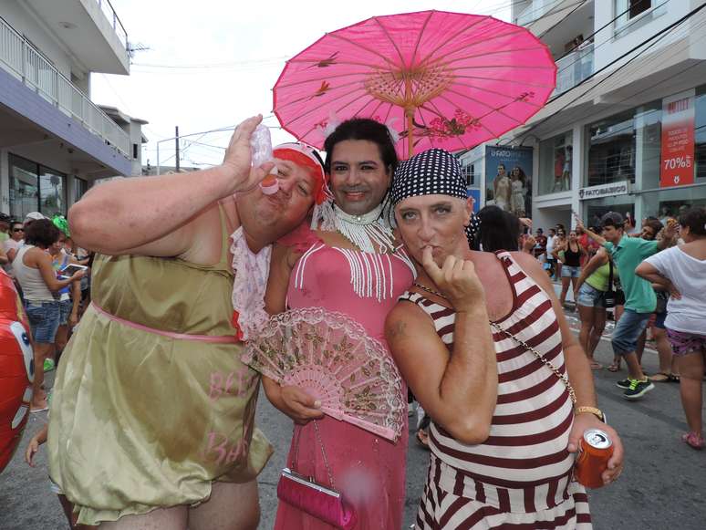 <p>Cerca de 100 mil foliões se reuniram nas ruas da cidade catarinense de Navegantes para celebrar a 38º edição do Navegay na segunda-feira de Carnaval</p>