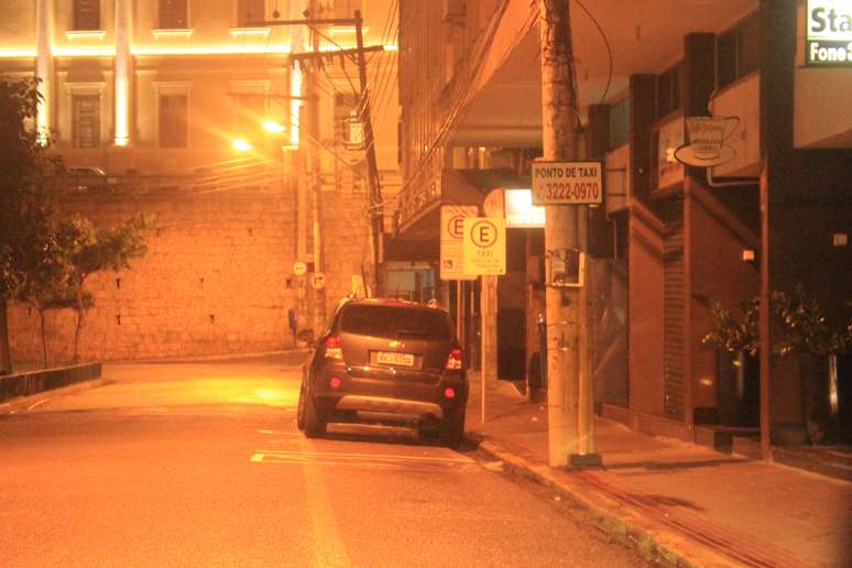 Pontos de táxi ficaram vazios em Florianópolis na última noite de Carnaval