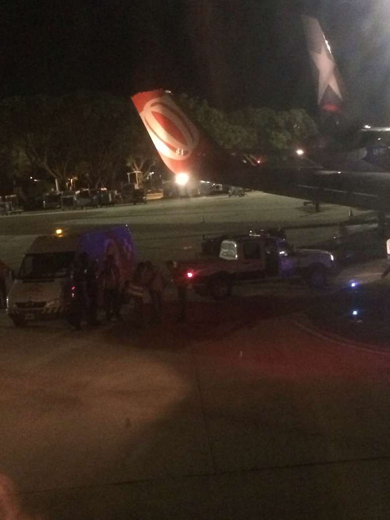 Avião da Gol que viajaria da Argentina com destino a São Paulo colidiu com outro avião enquanto taxiava na pista, e teve que ser substituído
