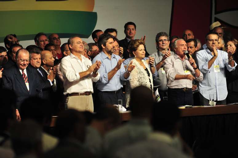<p>Temer foi da base do governo FHC na Câmara, candidato a vice-prefeito com Erundina, em São Paulo, e hoje está ao lado de Dilma </p>