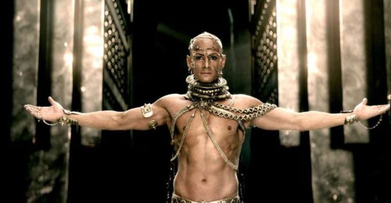 Rodrigo Santoro interpreta o rei persa Xerxes em '300'