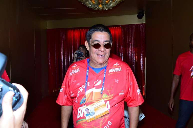 Zeca Pagodinho marcou presença no camarote Brahma, neste sábado (8), no desfile das campeãs, no Rio de Janeiro