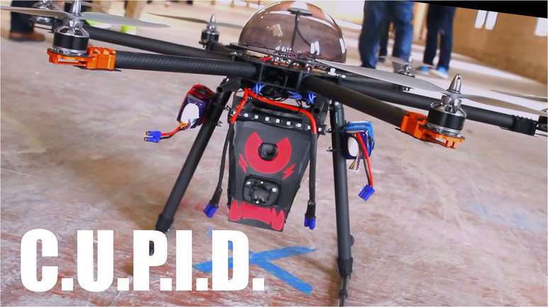 Drone-Teaser possui choque superior aos 50 mil volts da arma usada pela polícia