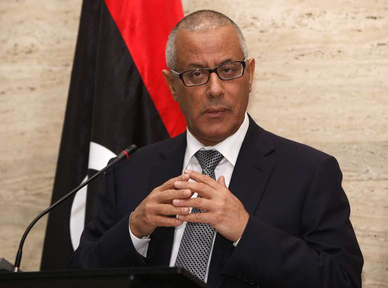 <p>O primeiro-ministro Ali Zeidan durante coletiva de imprensa em Trípoli, em 8 de março</p>