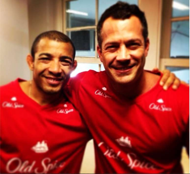 Ator posa ao lado do lutador Jos&eacute; Aldo: "esse &eacute; o cara", escreveu na legenda