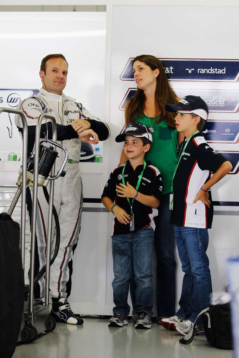 <p>Ao longo da carreira de Rubens Barrichello, Silvana é companhia frequente (foto de 2011)</p>