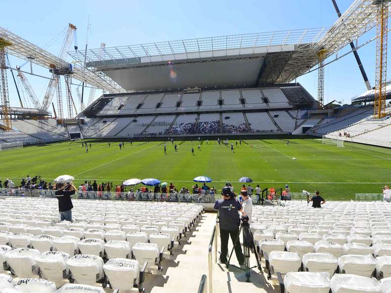 <p>Comissários da Fifa se irritaram por falta de evolução em obras e deixaram estádio do Corinthians antes de reuniões marcadas para a tarde desta quinta-feira</p>