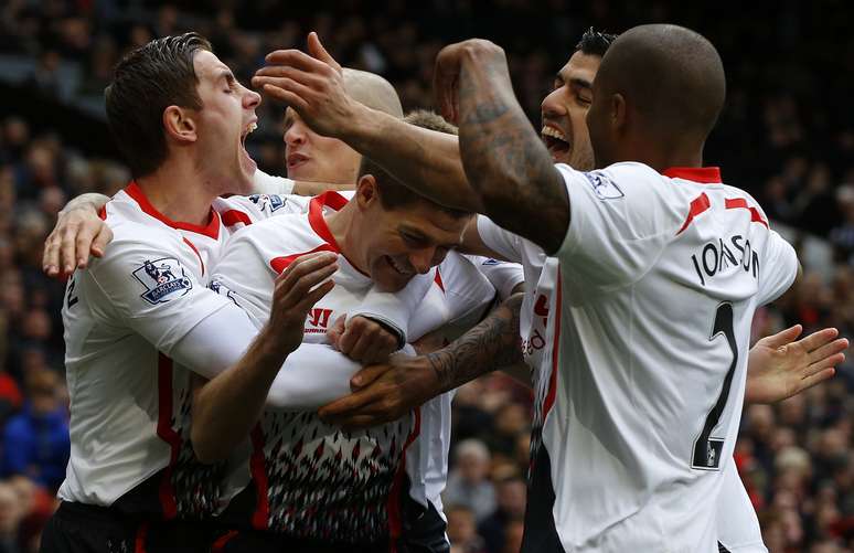 Liverpool massacrou o Manchester mesmo jogando em Old Trafford