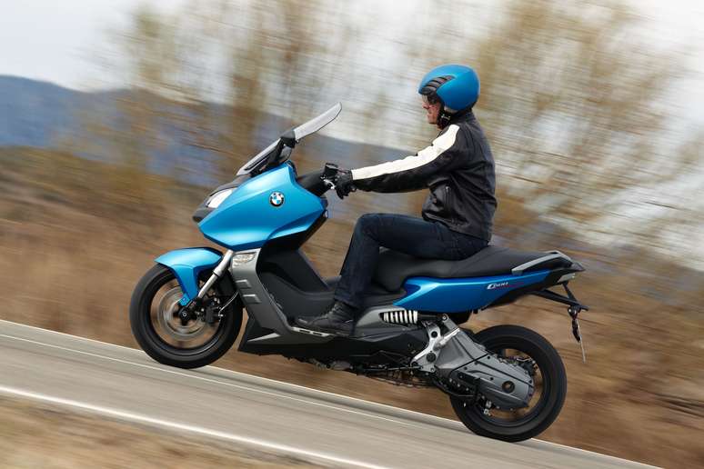 A BMW Motorrad Brasil anunciou a chegada da Maxi Scooter BMW C 600 Sport no Brasil por R$ 52 mil