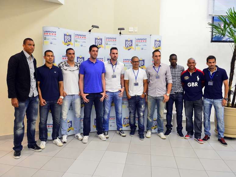 Jogadores membros do Bom Senso FC participam de reunião em São Paulo