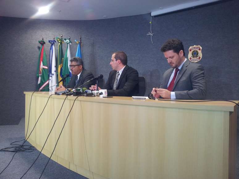 <p>Segundo o delegado Márcio Anselmo, que coordenou a operação, quatro grandes doleiros foram presos hoje, incluindo Alberto Youssef</p>