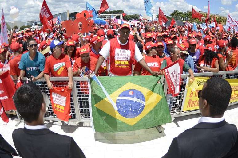 A Polícia Militar do Distrito Federal tentou organizar os manifestantes