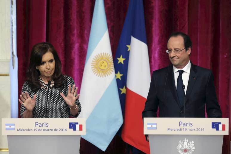 <p>A presidente Cristina Kirchner relembrou a disputa pelas Ilhas Malvinas durante coletiva de imprensa realizada hoje no Palácio do Eliseu, em Paris</p>