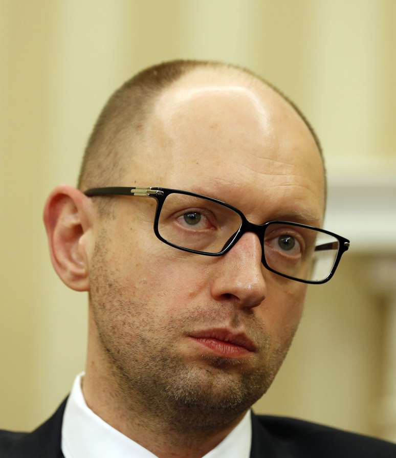 <p>Yatseniuk afirmou que a Ucr&acirc;nia &quot;n&atilde;o exige nada da R&uacute;ssia, apenas uma coisa: que cumpra suas obriga&ccedil;&otilde;es internacionais&quot;</p>