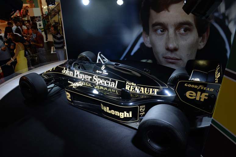 <p>Uma exposição sobre o piloto Ayrton Senna foi inaugurada nesta sexta-feira no Shopping Villa-Lobos, zona oeste da cidade de São Paulo</p>