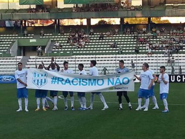 Esportivo de Bento Gon&ccedil;alves pediu "Racismo n&atilde;o" ap&oacute;s epis&oacute;dio com &aacute;rbitro