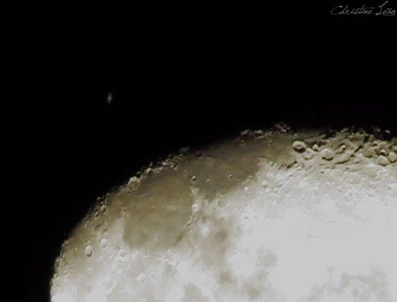 <p>Saturno foi visto logo após ser ocultado pela Lua em Fortaleza; imagem registrada no bairro Farias Brito</p>