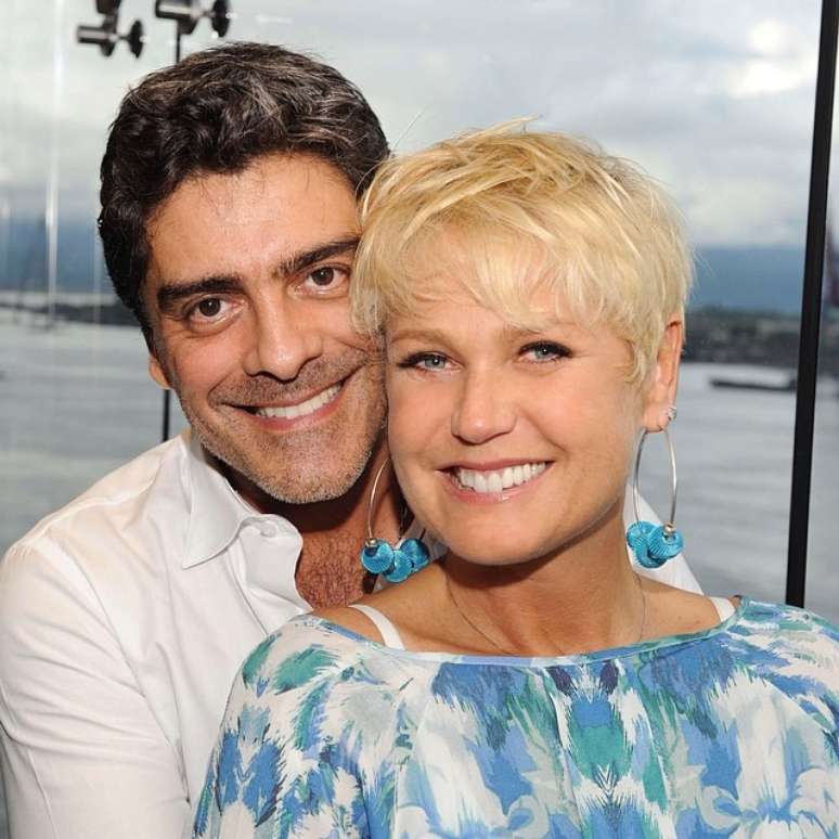 <p>Xuxa e Junno estão juntos há mais de um ano</p>