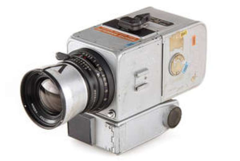 De acordo com a Hasselblad, as outras câmeras da missão Apollo não retornaram para a Terra