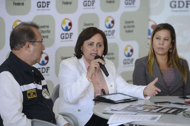 Coronel da PMDF Roberto Ninaut; secretária da Mulher Olgamir Amancia; delegada da Mulher Ana Cristina Santiago, falam da campanha contra assédio sexual em ônibus