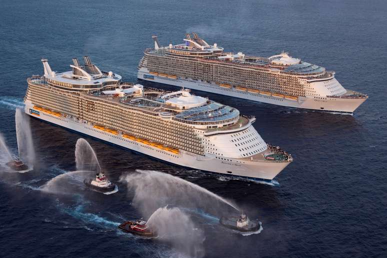 Através de um sistema de satélites, Oasis e Allure of the Seas terão velocidade e capacidade de acesso Wi-Fi melhores do que qualquer navio de cruzeiro