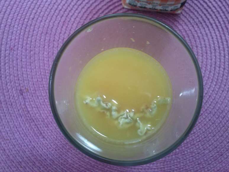 <p>Corpo estranho é encontrado em suco de laranja da marca Del Valle</p>