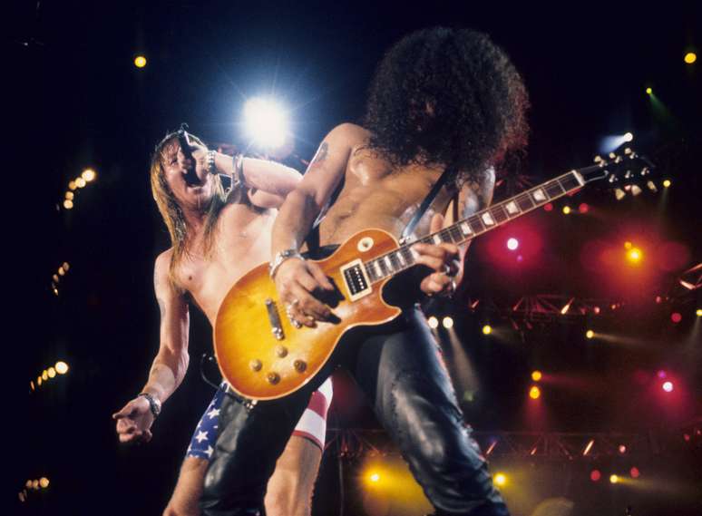 Ao lado de Axl Rose e Slash, Dizzy fez sua estreia na banda em 1991 no Rock in Rio