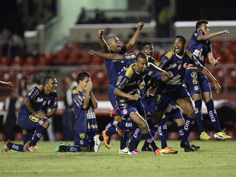 Penapolense fez festa com classificação em pleno Morumbi