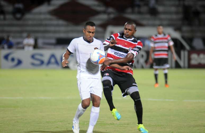 Sport busca empate com Santa Cruz e mantém primeiro lugar Sport busca empate com Santa Cruz e mantém primeiro lugar