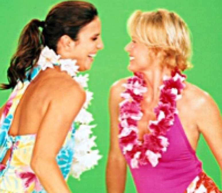 <p>Para homenagear Xuxa, que completa 51 anos nesta quinta-feira (27), famosos postaram fotos e mensagens carinhosas &agrave; amiga.&nbsp;"Amo, amo, amo tanto e s&oacute; desejo maravilhas a essa irm&atilde; linda que Deus me deu. Boa amiga, m&atilde;e maravilhosa e uma filha que toda m&atilde;e gostaria de ter. Tenho muito orgulho de voc&ecirc;. sua lourinha cheirosa. Feliz anivers&aacute;rioooo, xuxu", escreveu Ivete Sangalo</p>