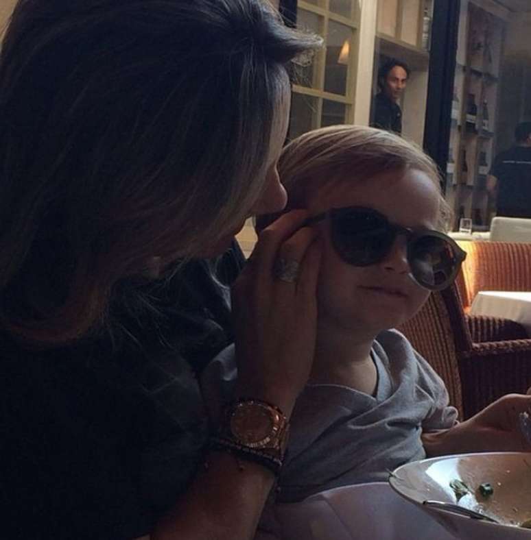 "Assim, mam&atilde;e! obrigada, @adrianatietz, apaixonada!!!", escreveu Claudia na legenda da foto