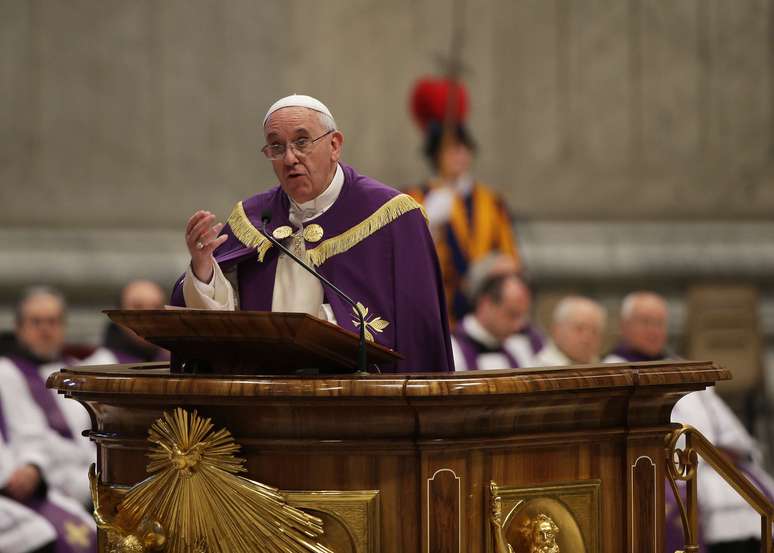 <p>Papa Francisco deixou todos surpresos ao confessar em p&uacute;blico nesta sexta-feira, 28 de mar&ccedil;o</p>