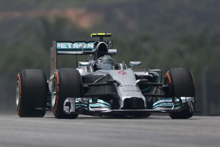 Nico Rosberg liderou o 2º treino livre e fez o melhor tempo do dia