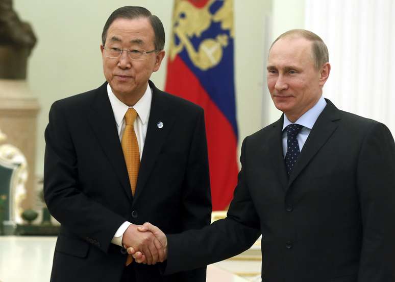 <p>Ban-ki moon e Vladimir Putin discutiram a crise na Ucrânia durante encontro realizado no Kremlin, em 20 de março </p>