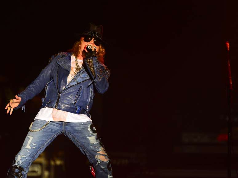 O Guns N' Roses, liderado pelo vocalista Axl Rose, se apresentou na noite desta sexta-feira (28) na Arena Anhembi, em São Paulo