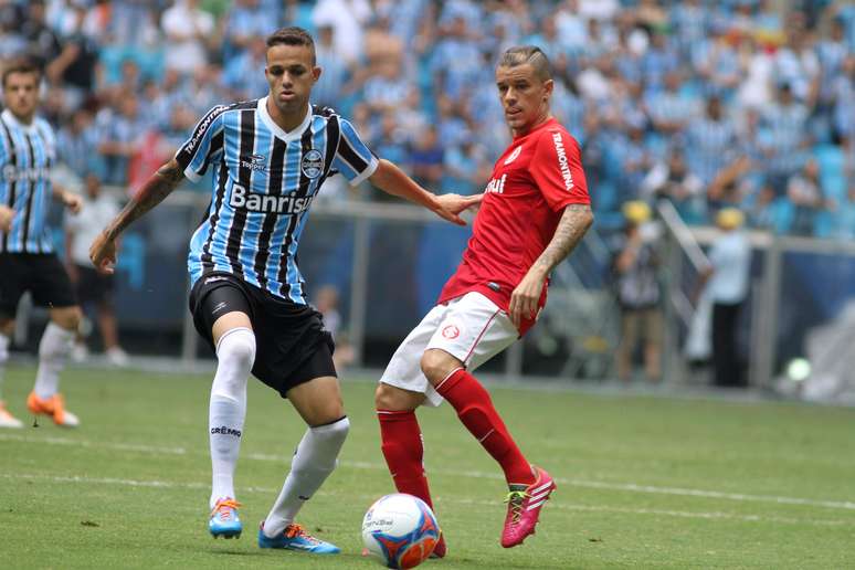 <p>Inter vai com vantagem para segundo jogo da decisão contra Grêmio</p>