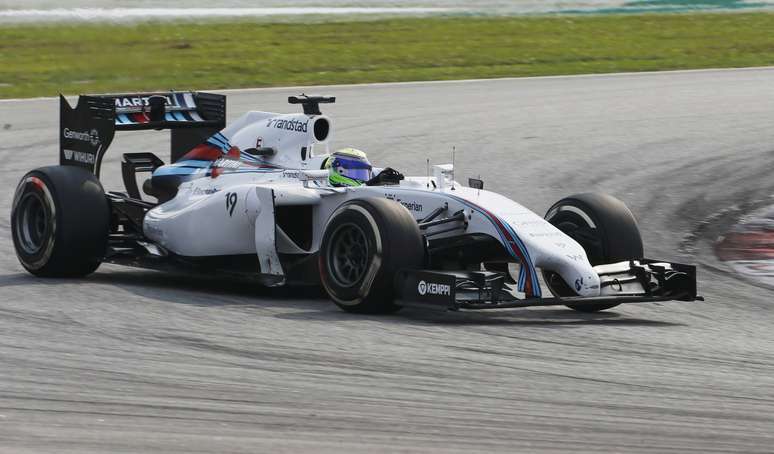 <p>Nas voltas finais, Felipe Massa tentou tomar o sexto lugar de Jenson Button; não conseguiu, e ainda teve trabalho para segurar seu próprio companheiro, Valtteri Bottas, que terminou em oitavo</p>