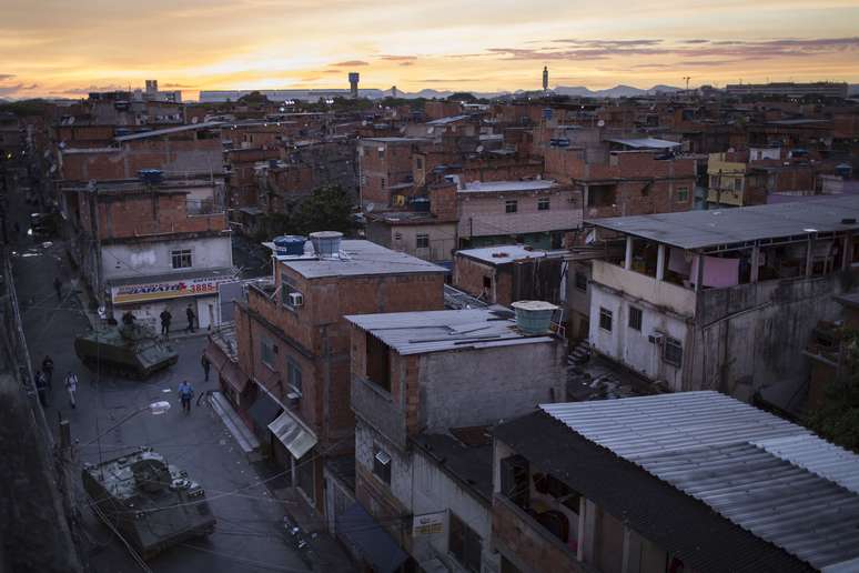 Forças de Segurança ocuparam o Complexo de Favelas da Maré neste domingo