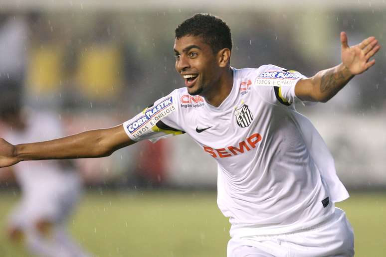 Jovem Stefano Yuri fez o gol da vitória do Santos