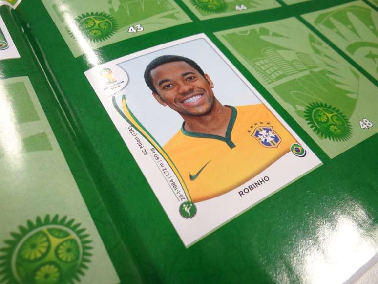 Figurinha de Robinho está no álbum da Copa do Mundo