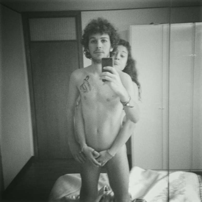 <p>Foto de casal após o sexo, imagens são postadas com a hashtag #aftersex</p>