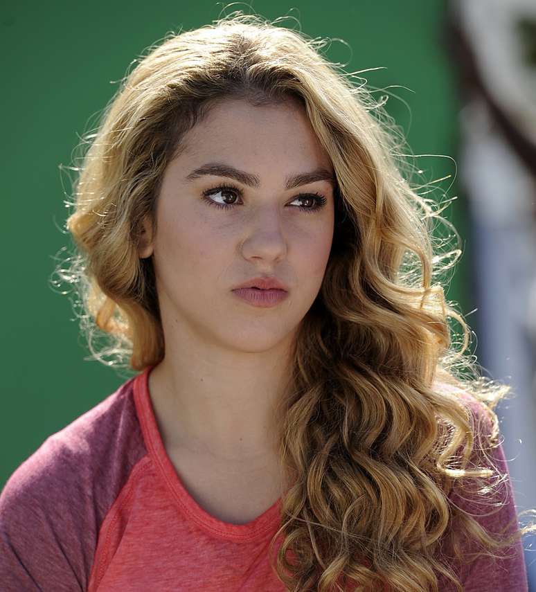 A atriz Chrysti Ane Lopes substitui o uso de xampu por um condicionador especial que não deixa o cabelo oleoso