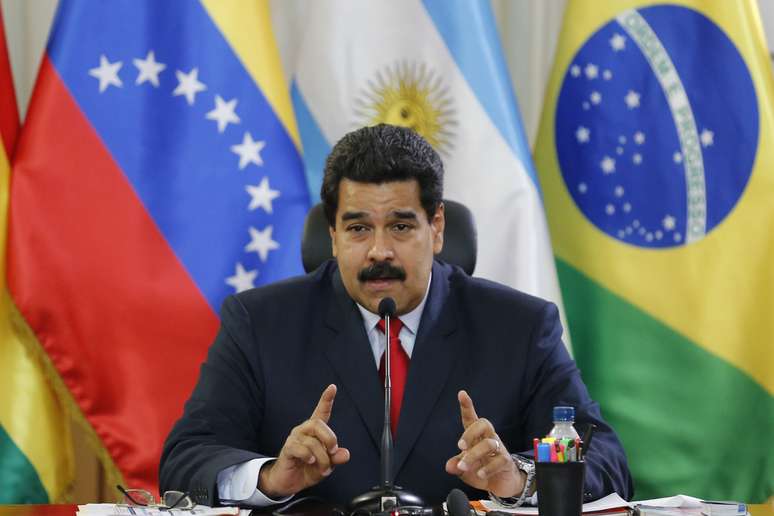 <p>O presidente Nicolás Maduro afirma que denúncias são parte de uma tentativa de golpe ao seu governo. Na foto, o presidente venezuelano fala para ministros das Relações Exteriores da Unasul, em Caracas</p>