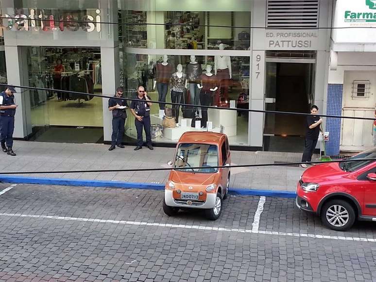 Motorista foi multado por estacionar de forma oblíqua em rua de Lajeado