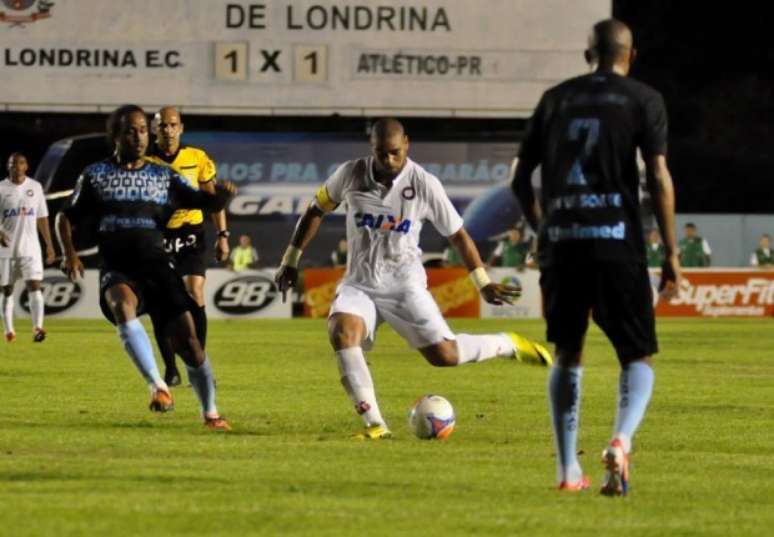 Adriano entrou como titular e ficou até o apito final na derrota por 4 a 1