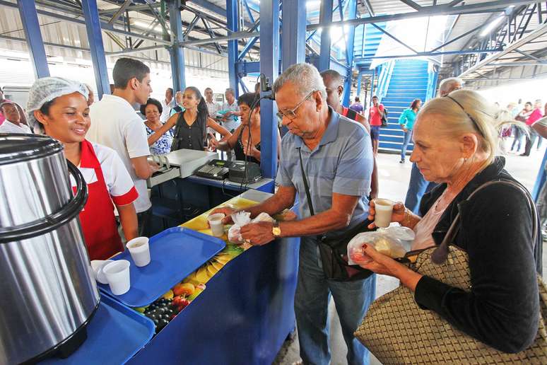 <p>Estação de trem Japeri oferece café da manhã por R$ 0,35 aos usuários do transporte</p>
