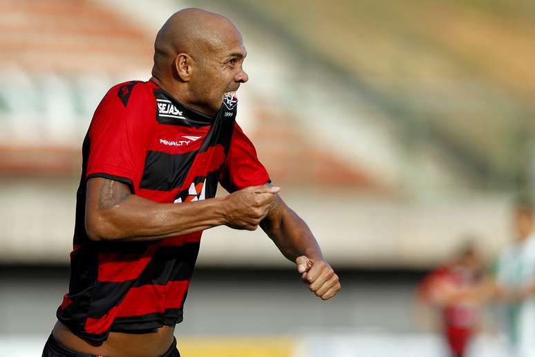 <p>Souza ficou apenas três meses no Vitória</p>