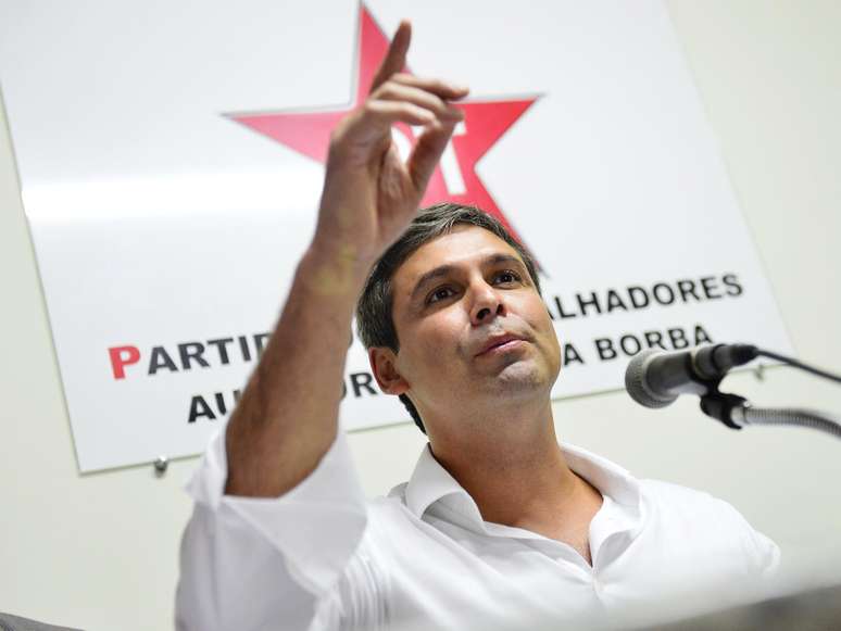 O senador Lindbergh Farias disse que pretende focar sua campanha na rua e que não contará com a ajuda exclusiva da presidente