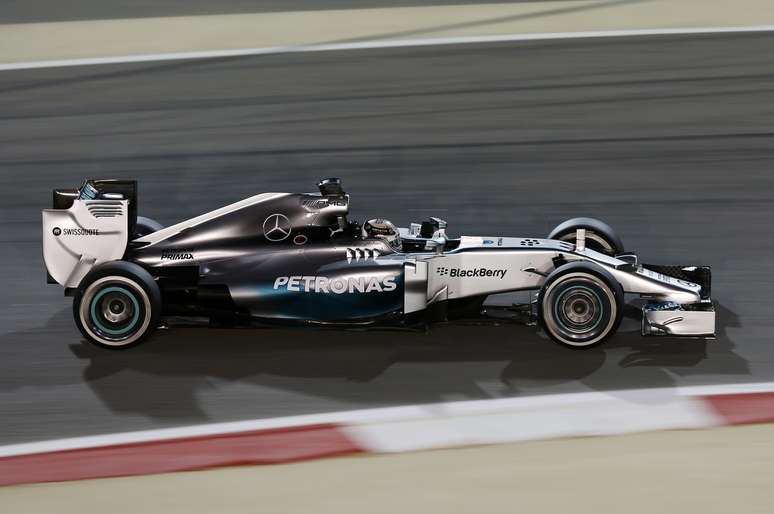 1. Lewis Hamilton (GBR/Mercedes): 1min34s325