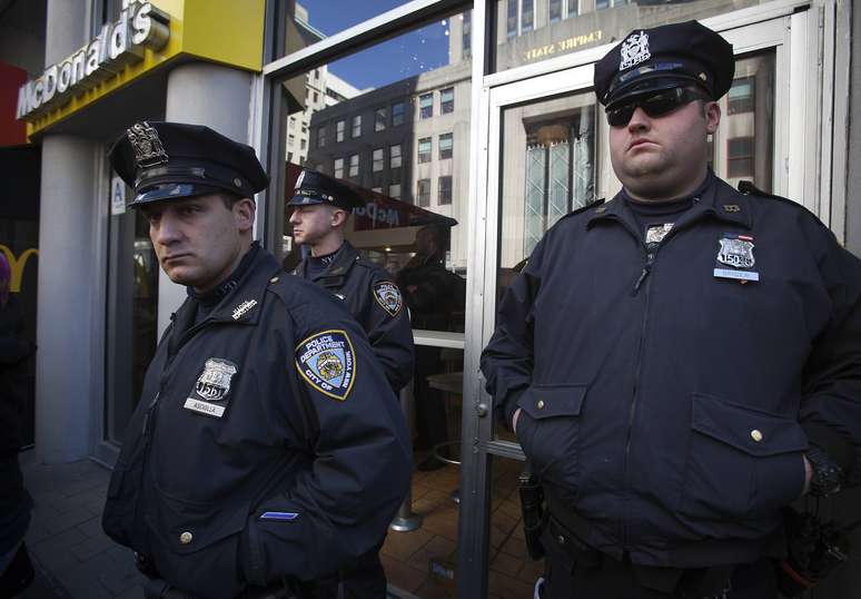 Os agentes de pol&iacute;cia da Nova York levar&atilde;o consigo a 'Naloxona', um ant&iacute;doto que ajuda a reverter os efeitos da overdose de hero&iacute;na